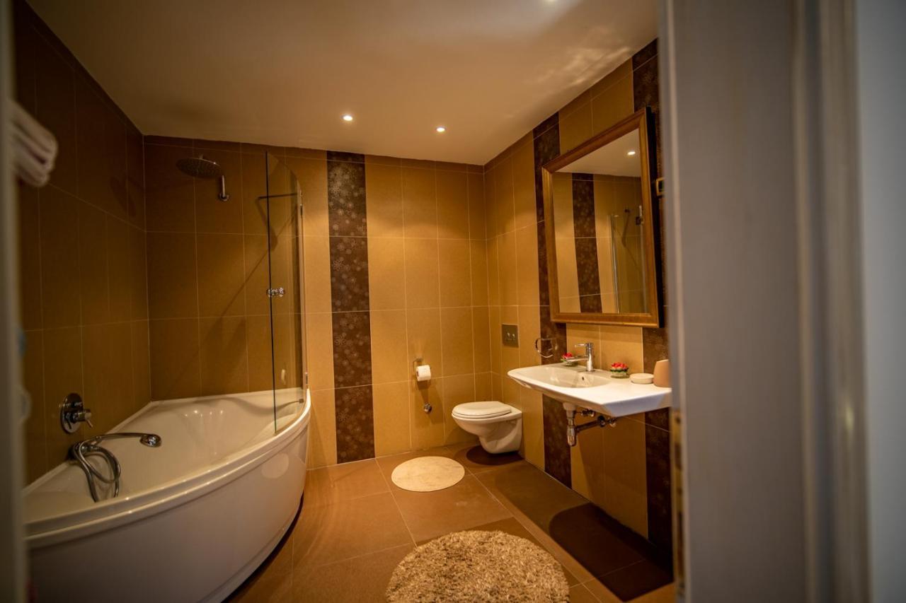 Toscana With A Pool Villa Tivat
