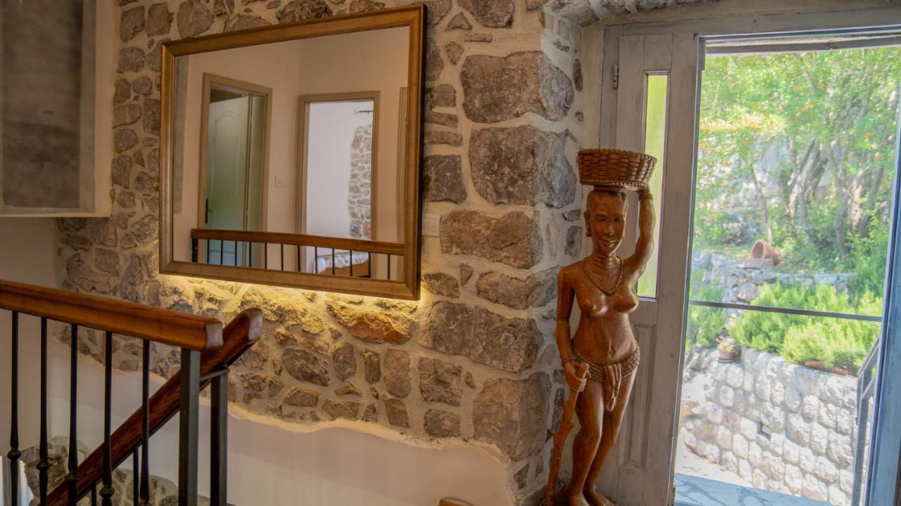 Villa Toscana With A Pool Tivat